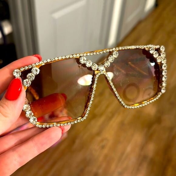 Accessories - Oversized Square Gradient Brown Rhinestone Fashion Sunglasses. NWT in Box